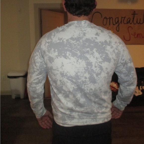 Men’s Lululemon 🍋 XL Sweatshirt - Picture 2 of 2